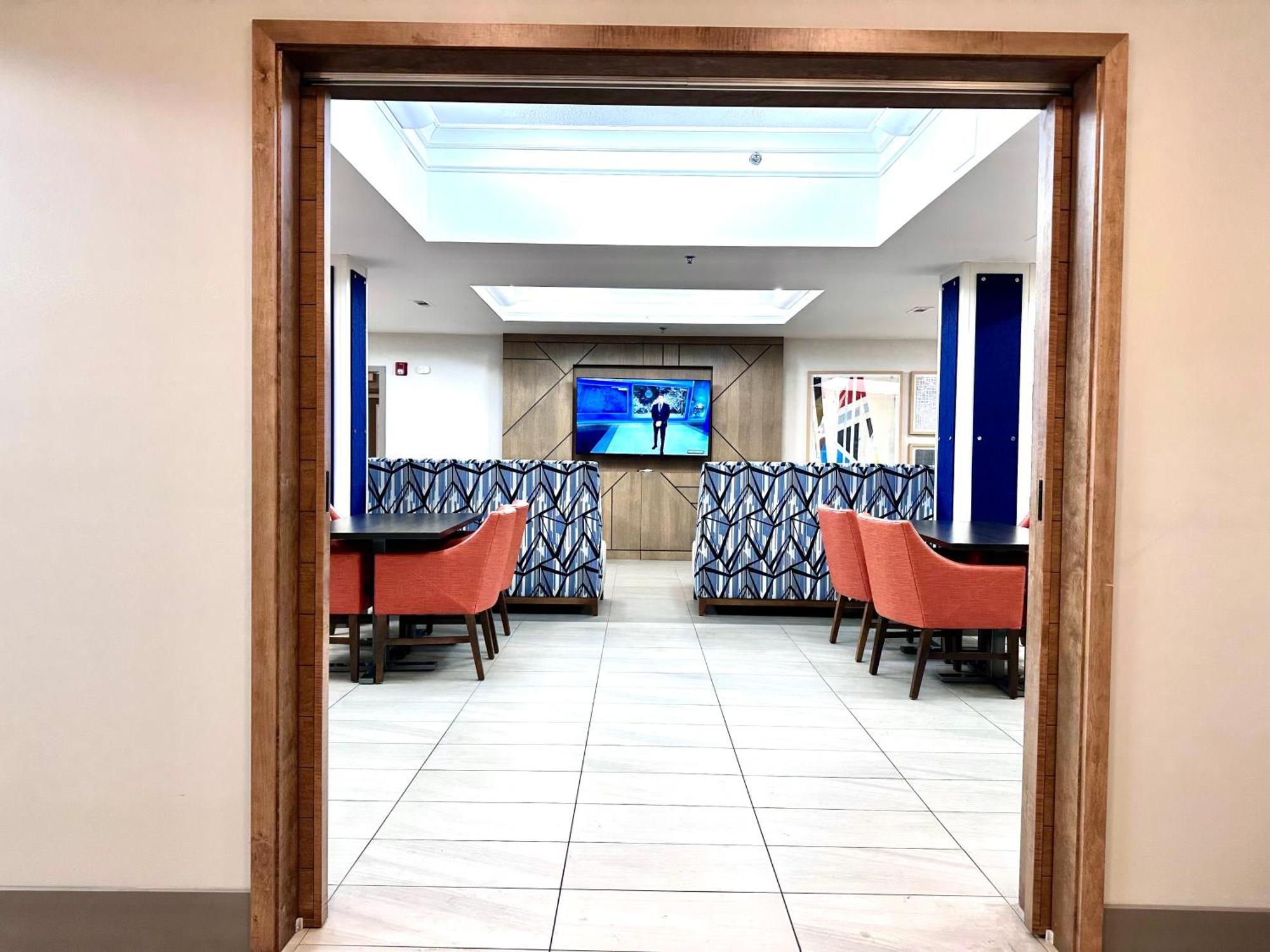 Holiday Express & By Ihg 2* Hinesville
