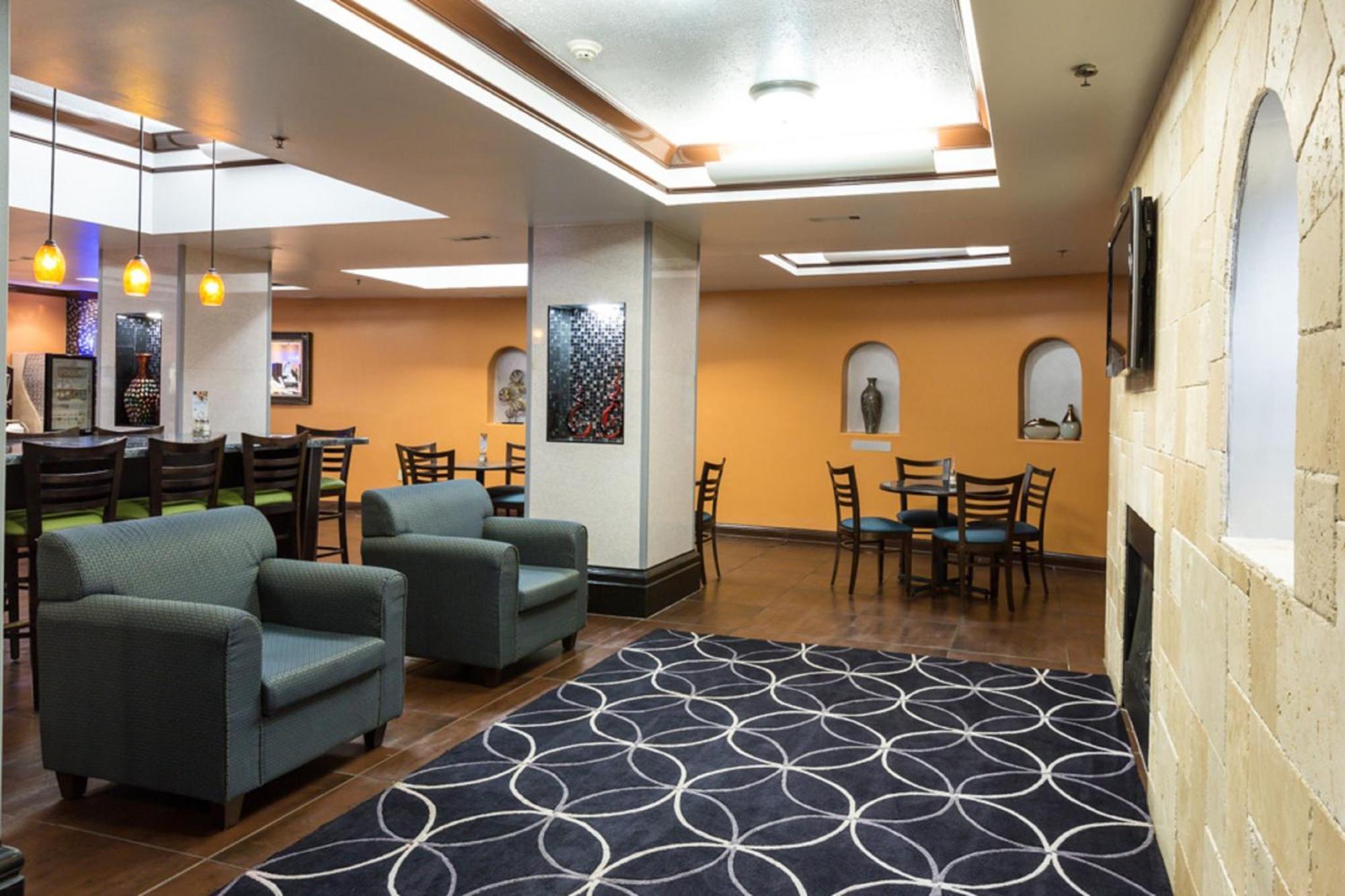 Hotel Express & By Ihg 2*