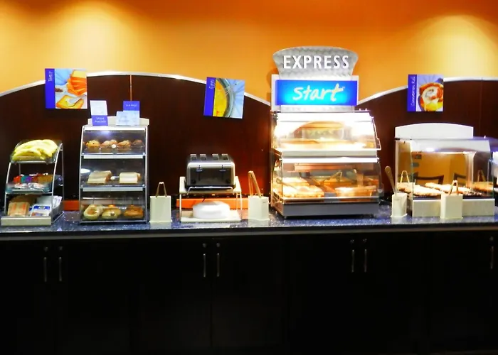 Holiday Inn Express Hotel & Suites Hinesville By Ihg