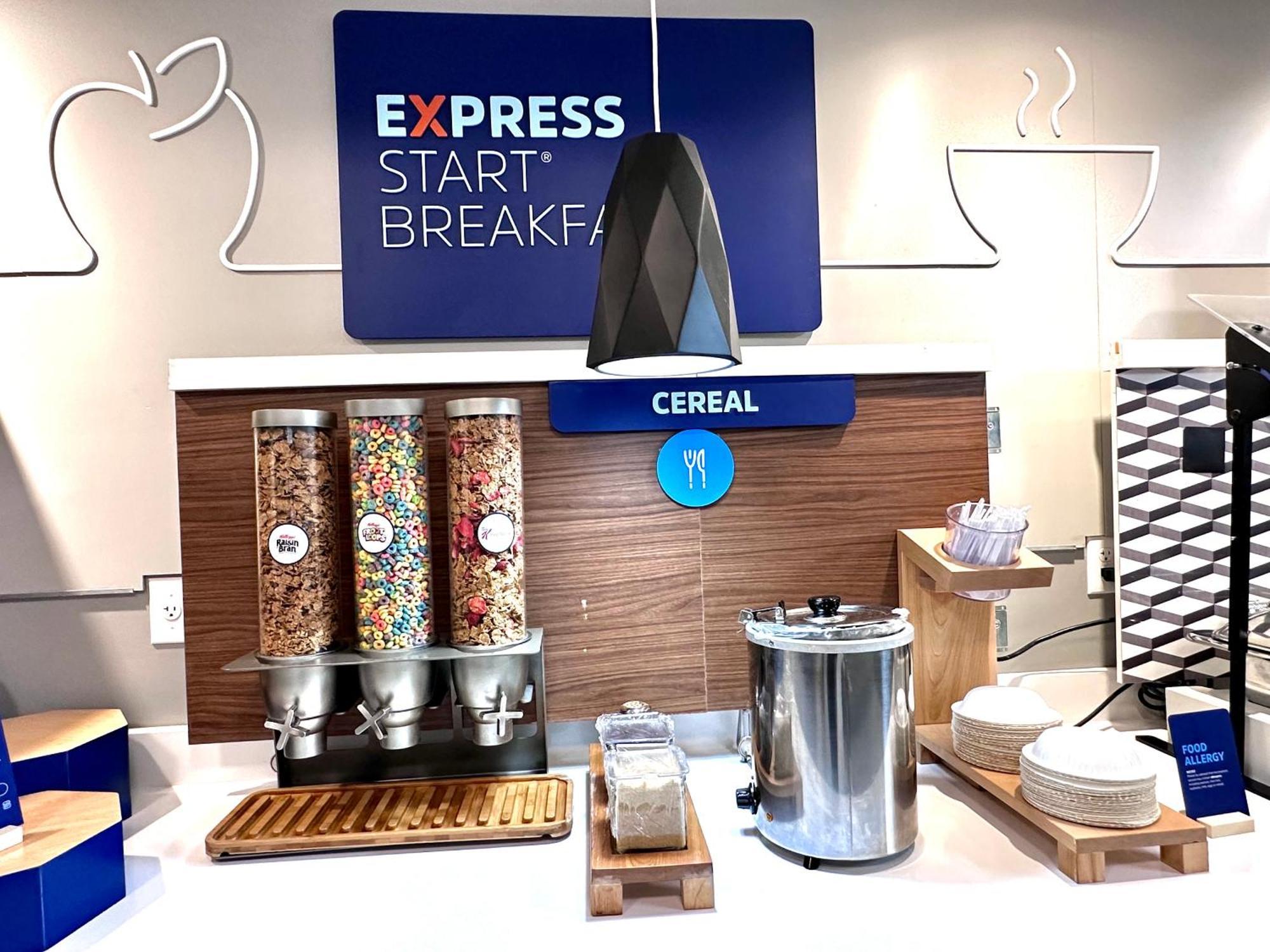 Express & By Ihg 2*