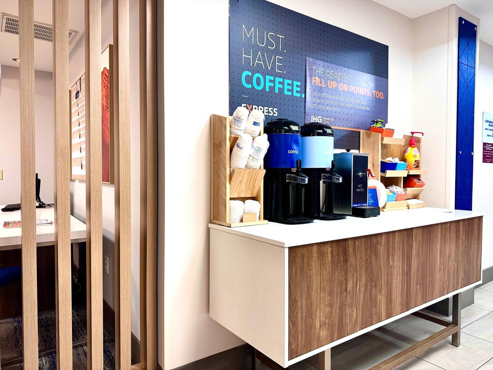 Express & By Ihg 2* Hinesville