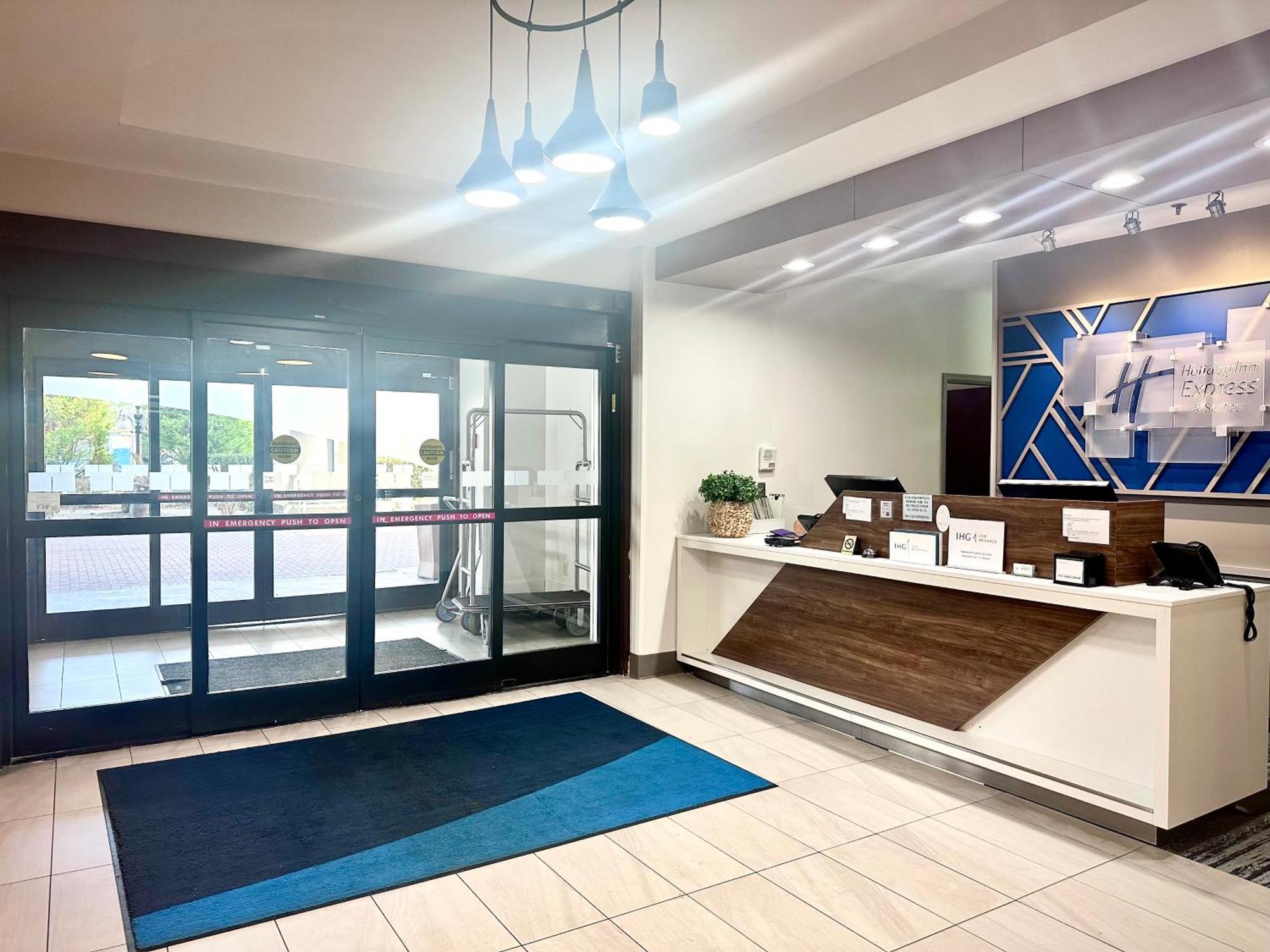Hotel Express & By Ihg