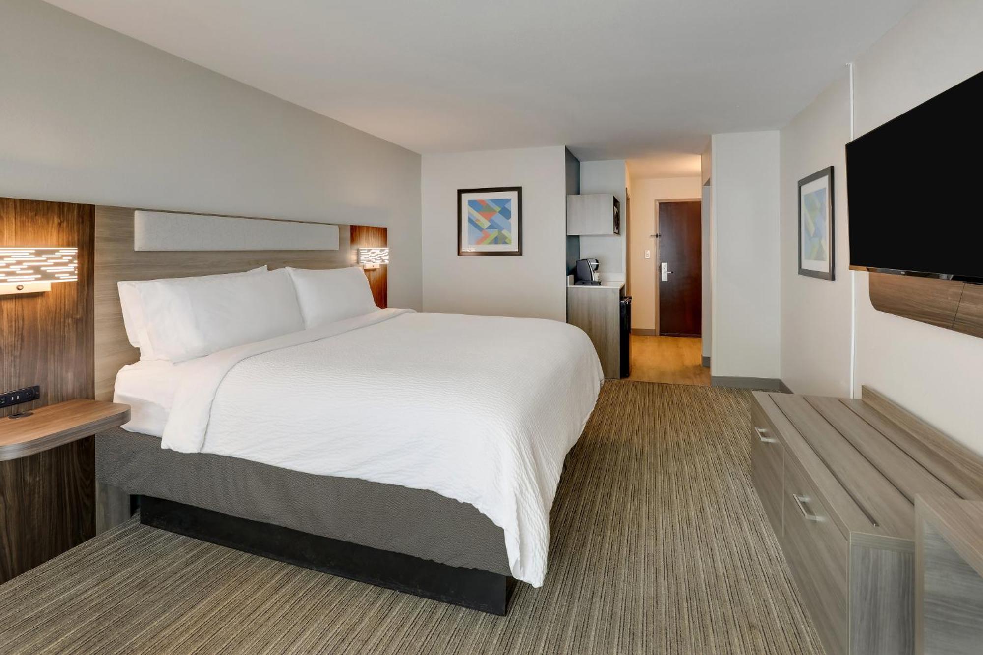 Hotel Express & By Ihg Hinesville