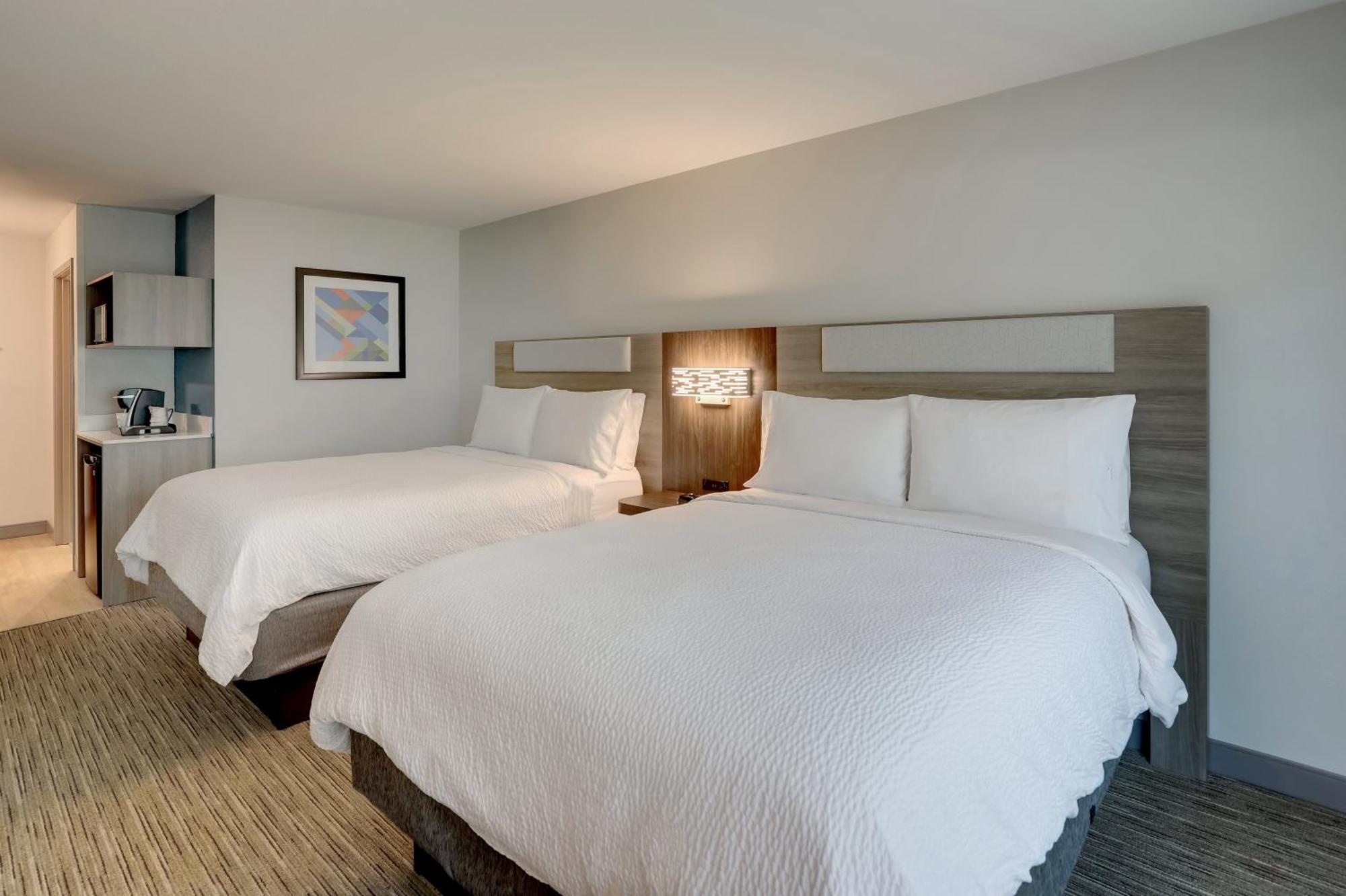Express & By Ihg 2*