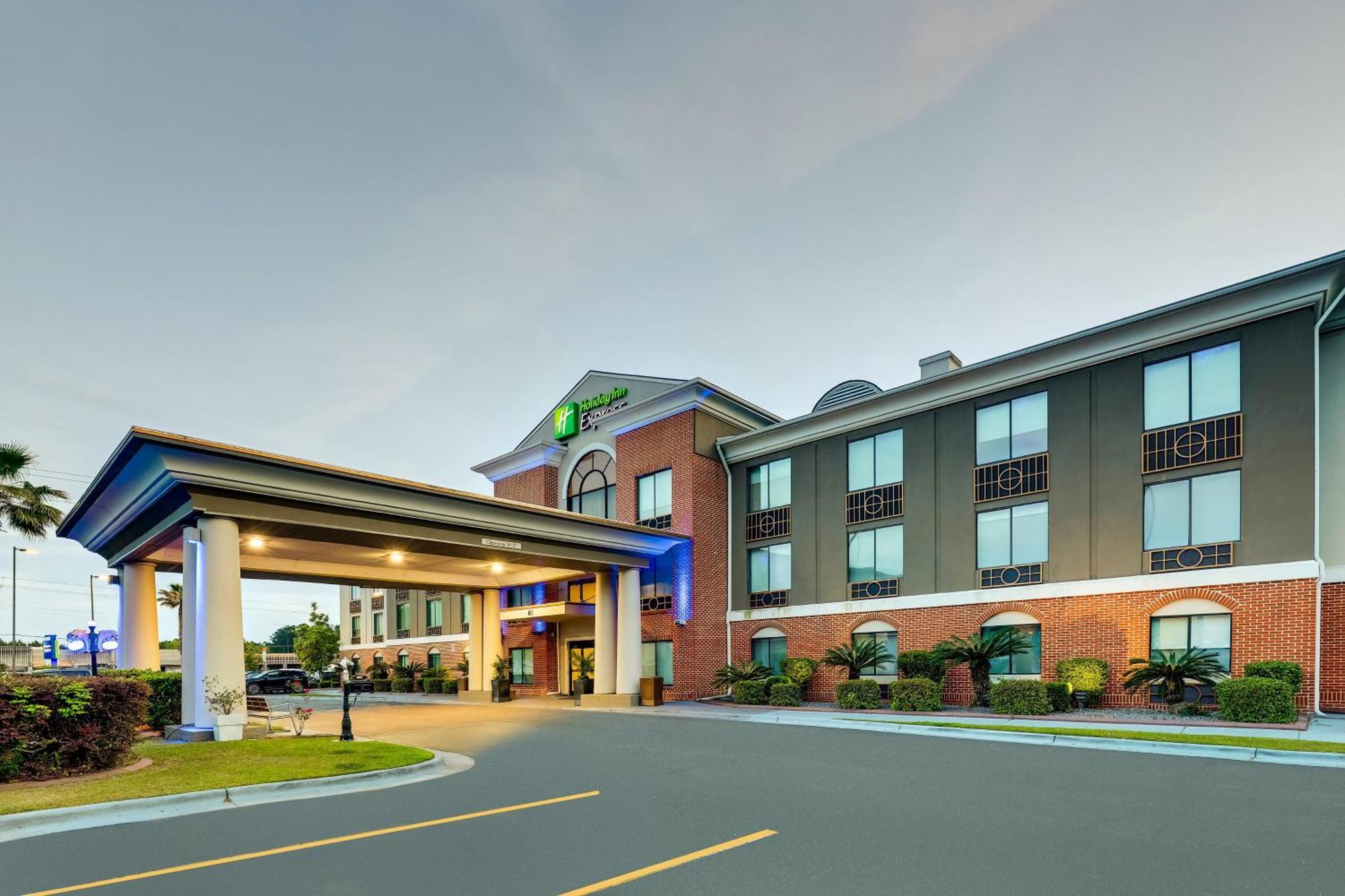 Hotel Express & By Ihg Hinesville