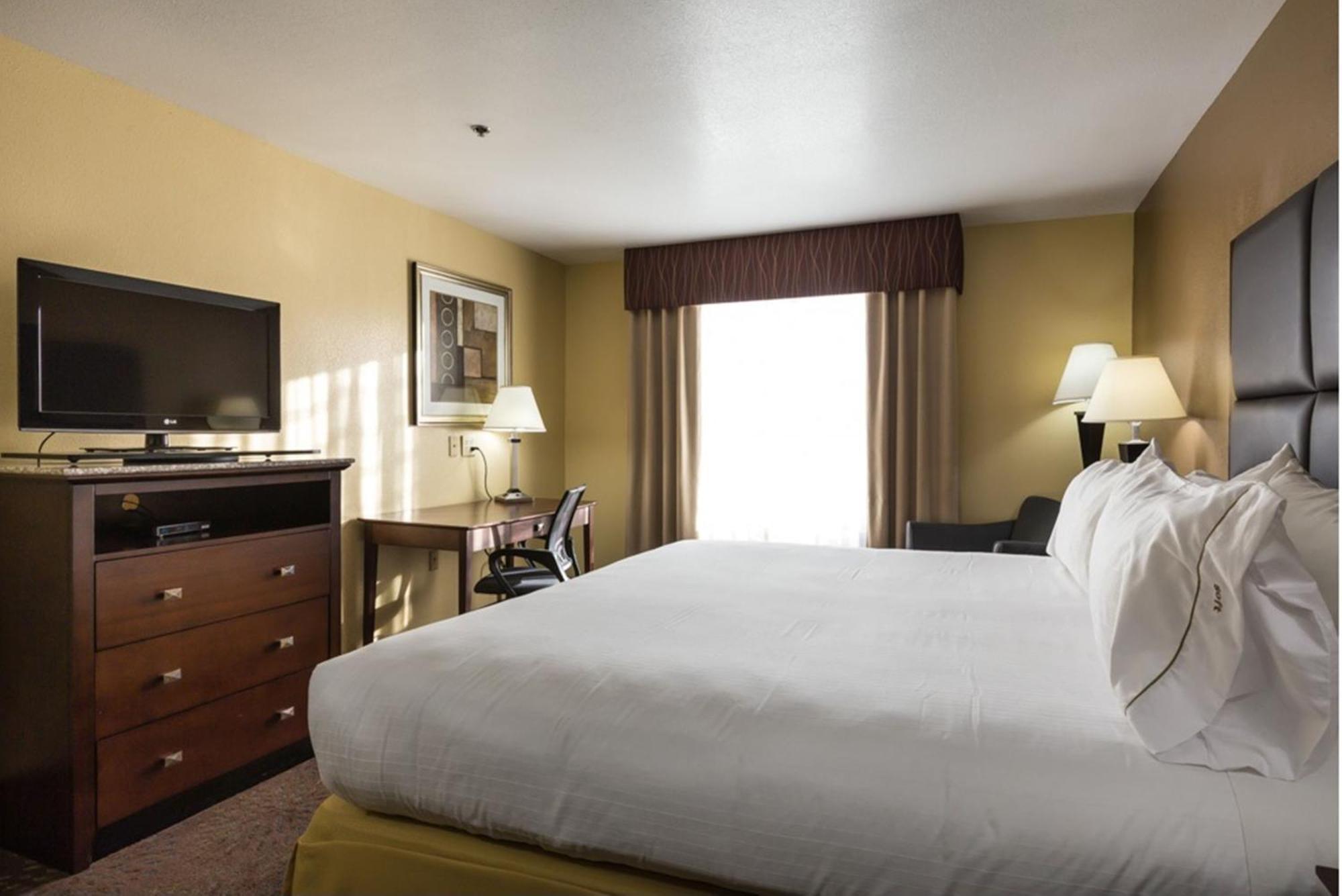 Express & By Ihg Hotel