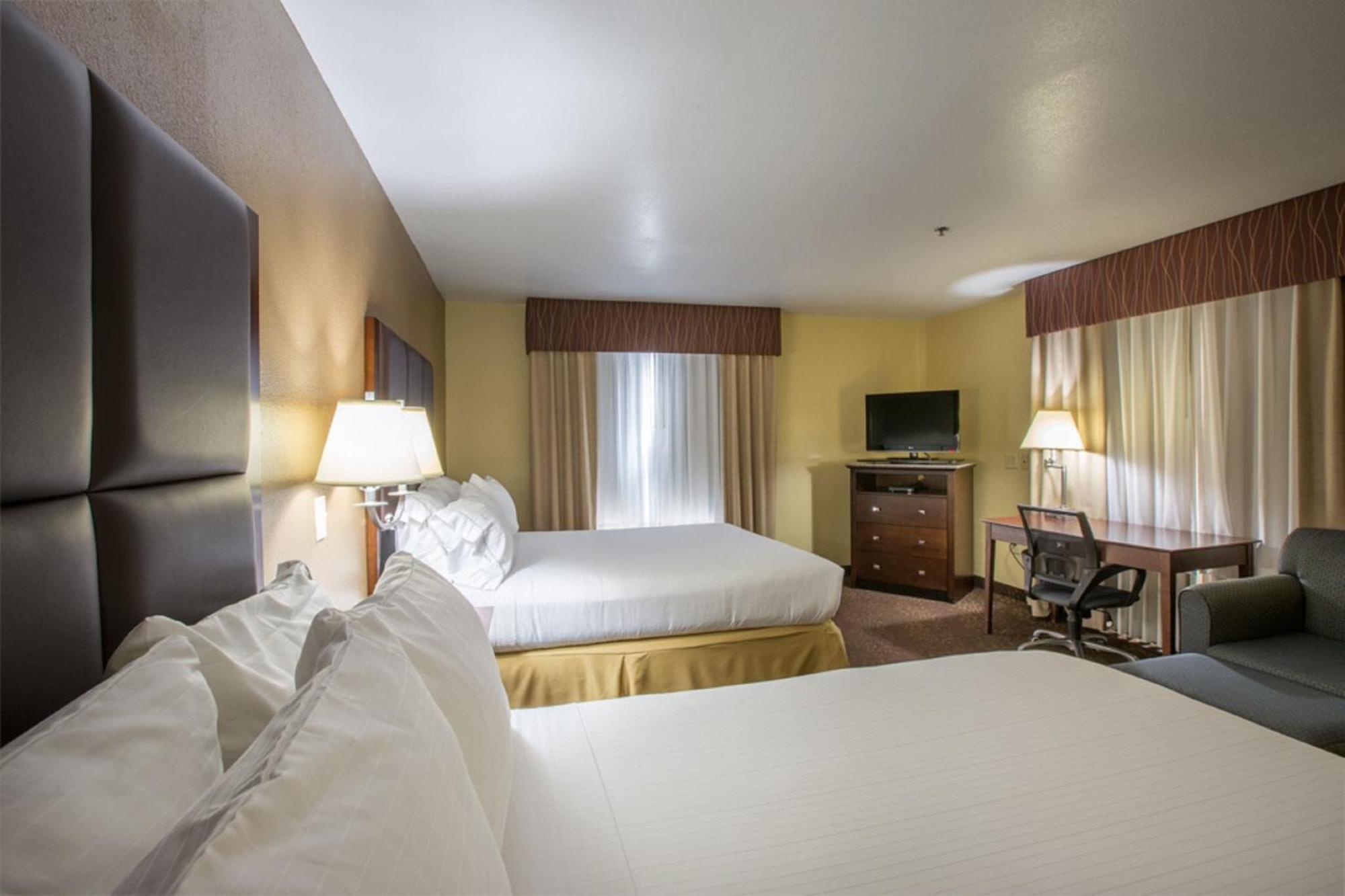 Hotel Express & By Ihg 2*