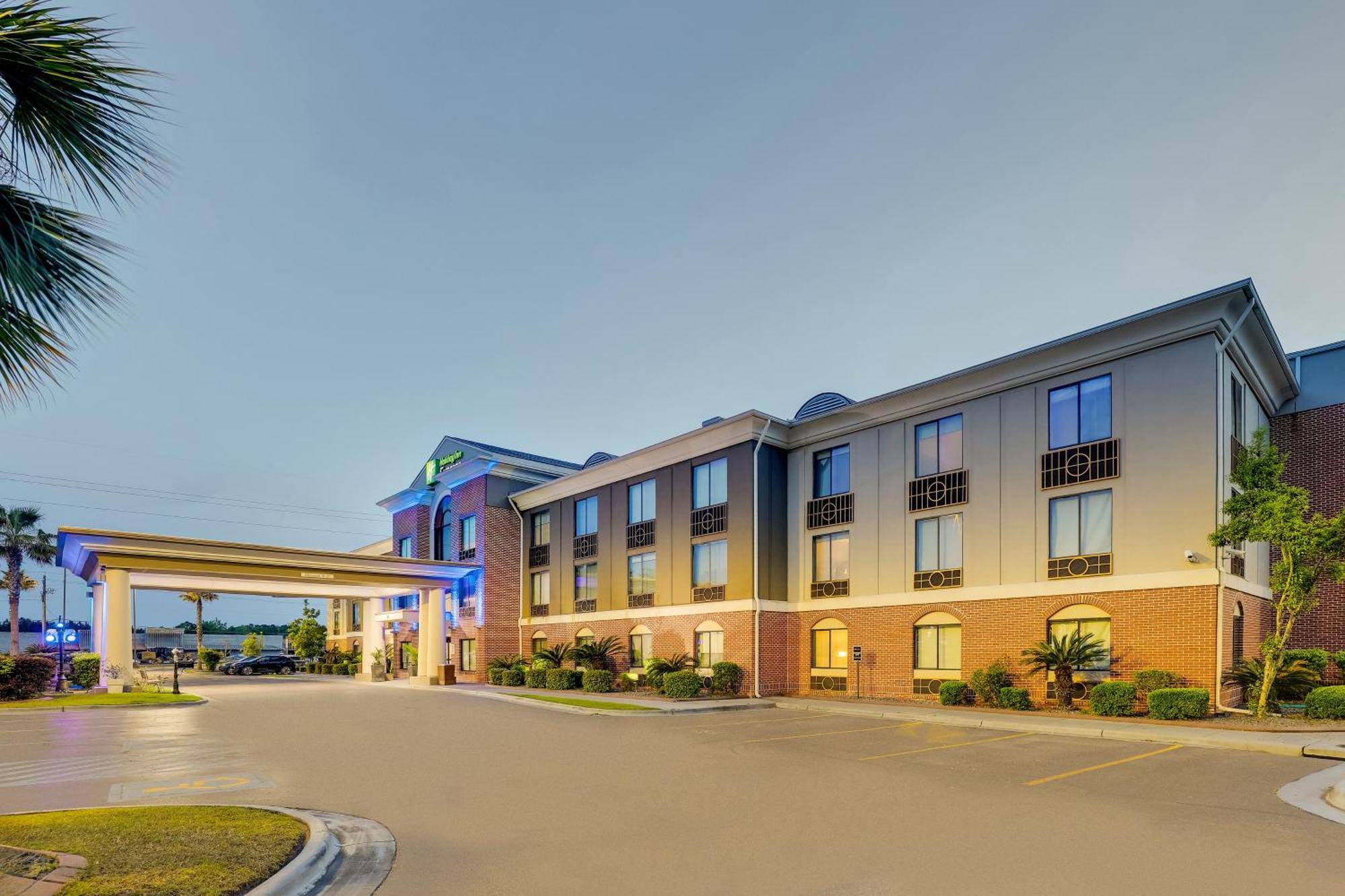 Express & By Ihg 2*