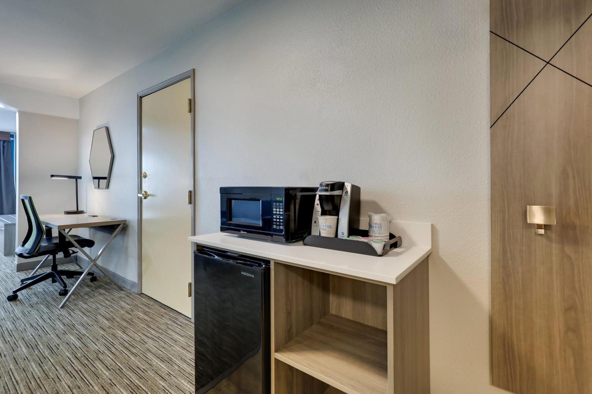 Express & By Ihg Hotel