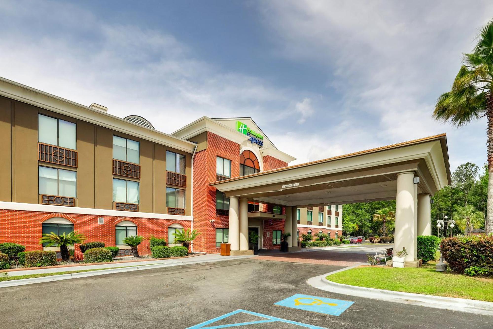 Express & By Ihg Hotel 2*