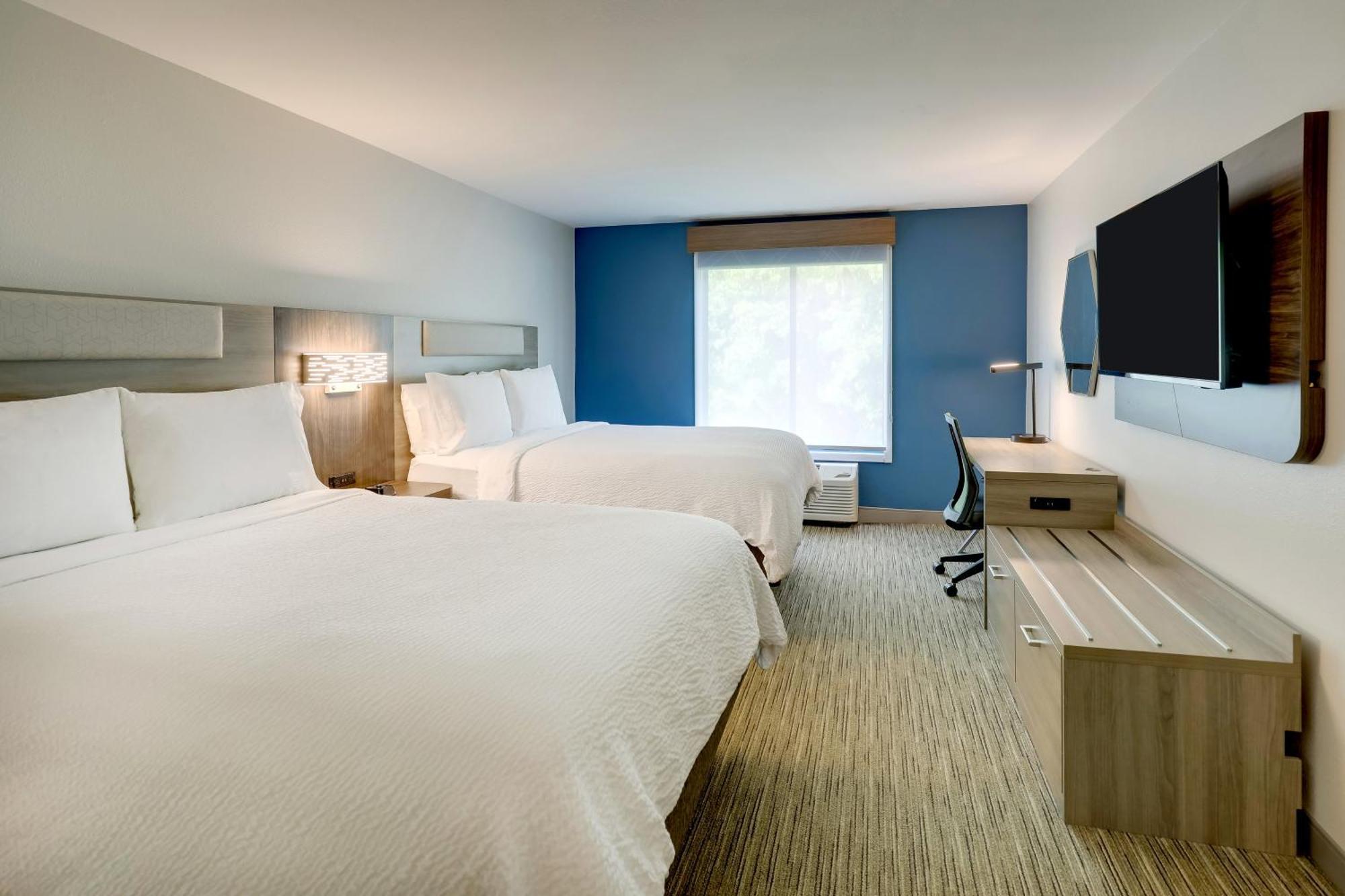Express & By Ihg 2*
